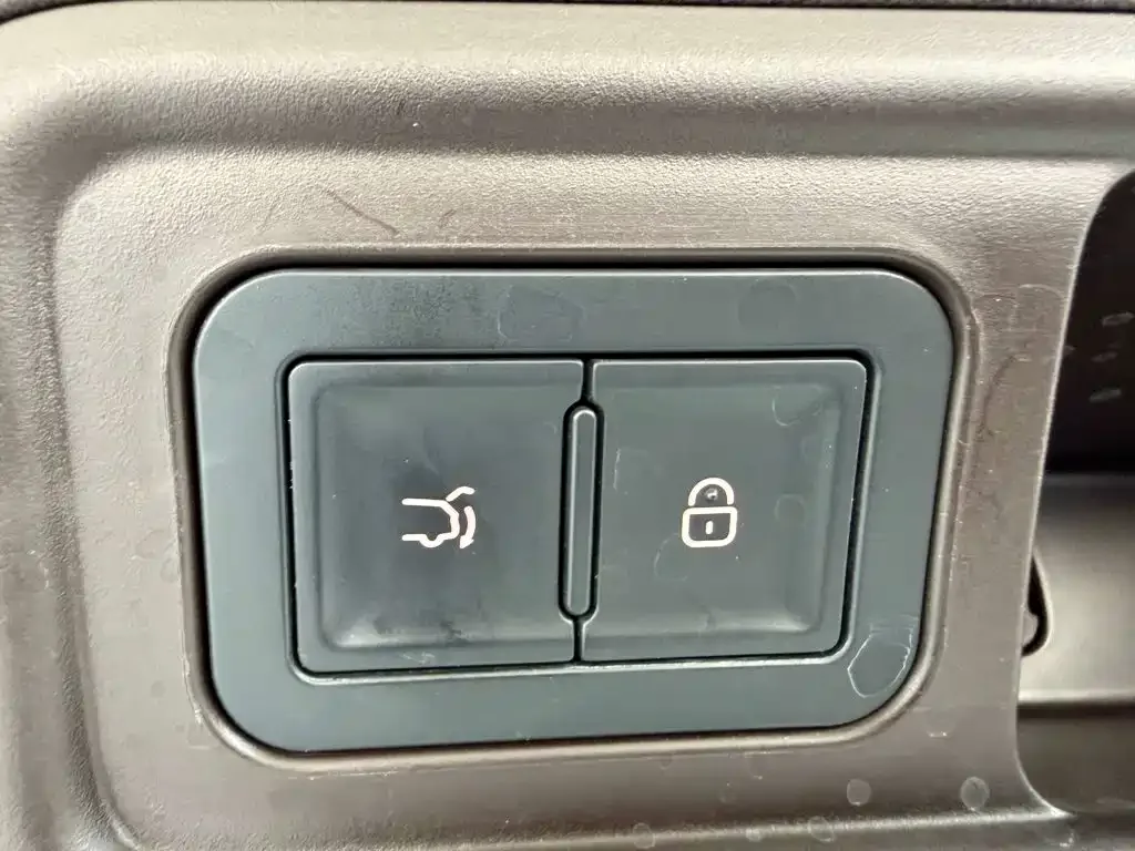 Denza Denza D9 2025 Model DM-i Smart Drive Edition 1020 AWD Flagship — Фото автомобиля 27