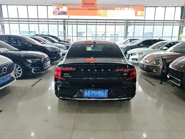 Volvo S90 — Фото автомобиля 5