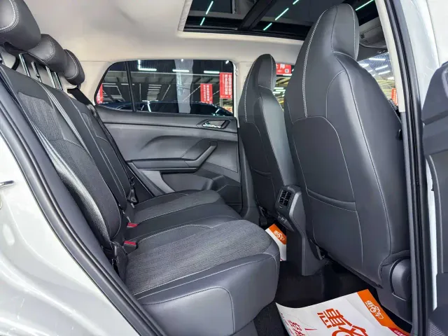 Volkswagen T-Cross — Фото автомобиля 13