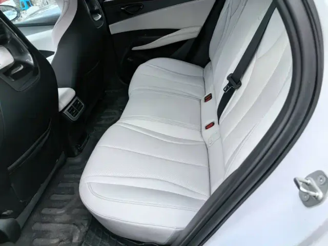 BYD Seal 06 — Фото автомобиля 16