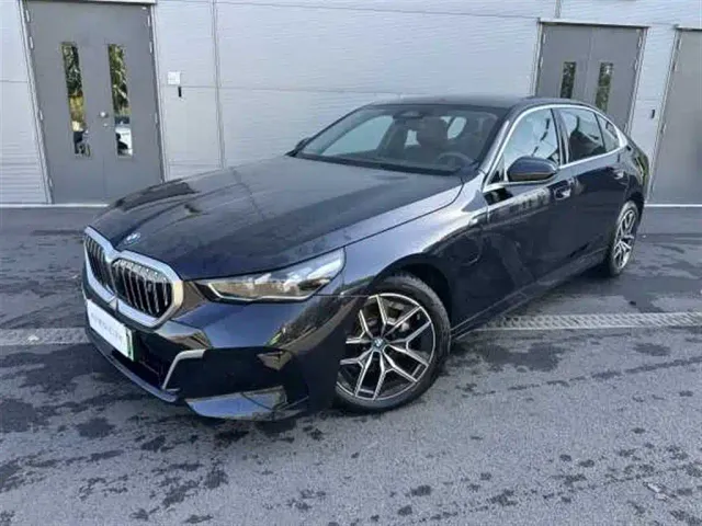 Фотография автомобиля — BMW i5