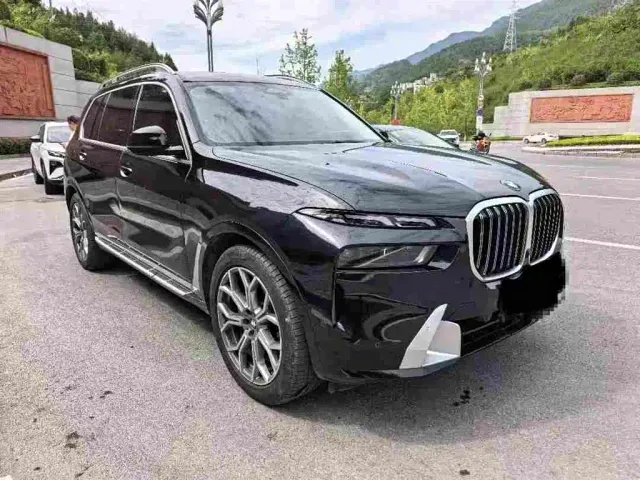 Фотография автомобиля — BMW X7