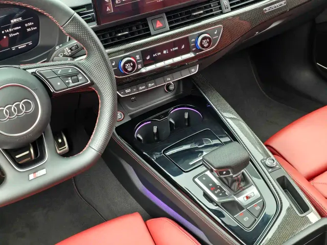 Audi S4 — Фото автомобиля 11