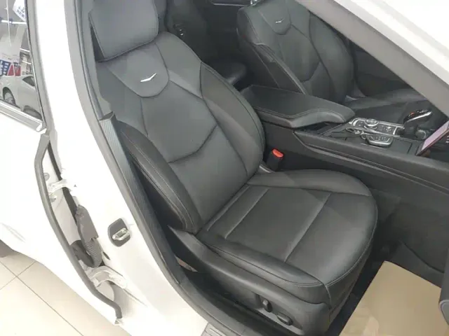 Cadillac CT5 — Фото автомобиля 24