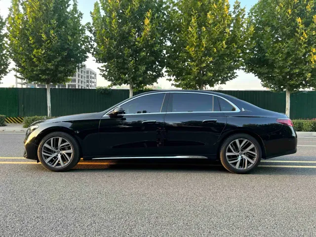 Mercedes-Benz E-Class — Фото автомобиля 16
