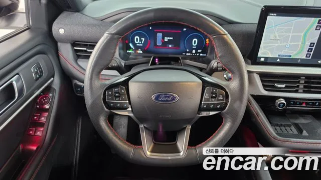 Ford Explorer — Фото автомобиля 19