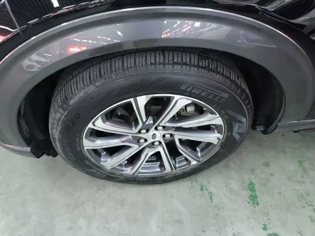 Ford Explorer — Фото автомобиля 22