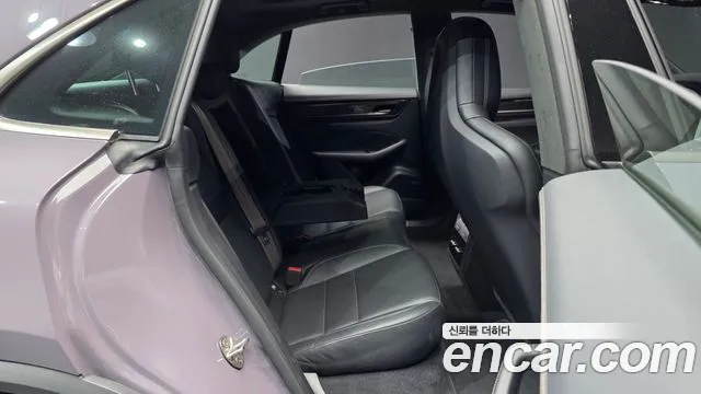 Porsche Macan — Фото автомобиля 12