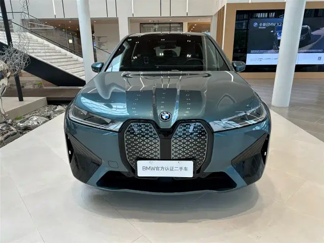 BMW iX — Фото автомобиля 14