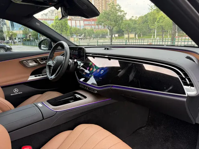 Mercedes-Benz E-Class — Фото автомобиля 14