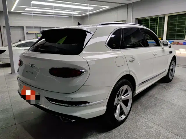 Bentley Bentayga — Фото автомобиля 4