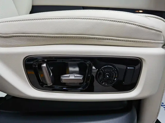 Li Auto MEGA — Фото автомобиля 20