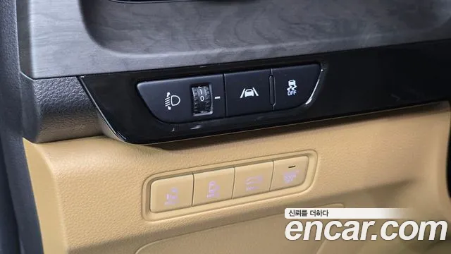 Kia Carnival Generation 4 — Фото автомобиля 20