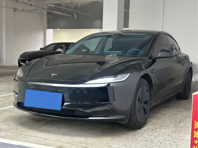 Фотография автомобиля — Tesla Model 3