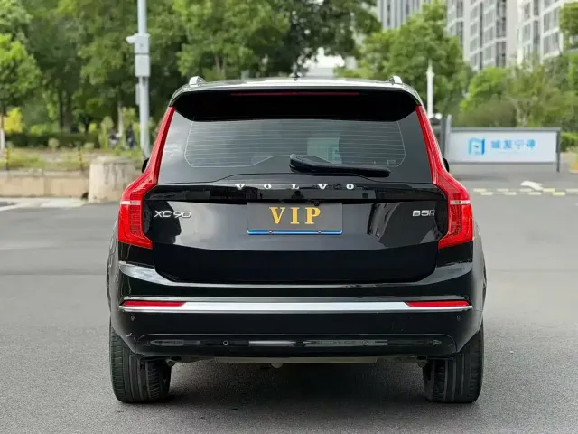 Volvo XC90 — Фото автомобиля 4