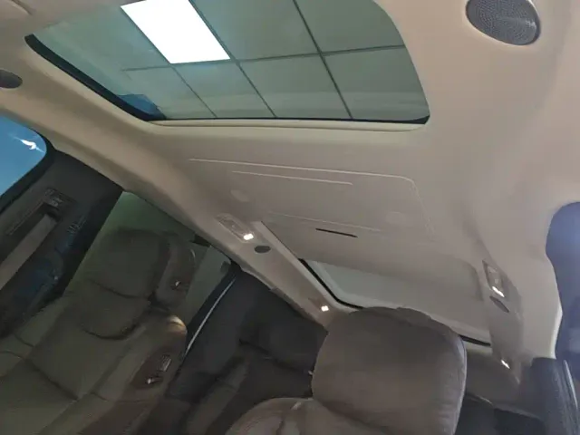 Li Auto MEGA — Фото автомобиля 17