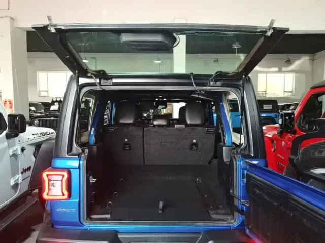 Jeep Wrangler 4xe — Фото автомобиля 18