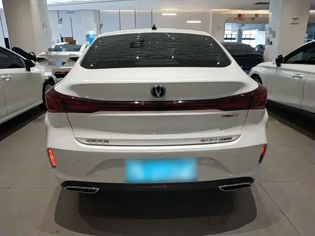 Changan Eado — Фото автомобиля 5