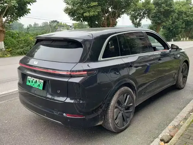 Li Auto L7 — Фото автомобиля 4