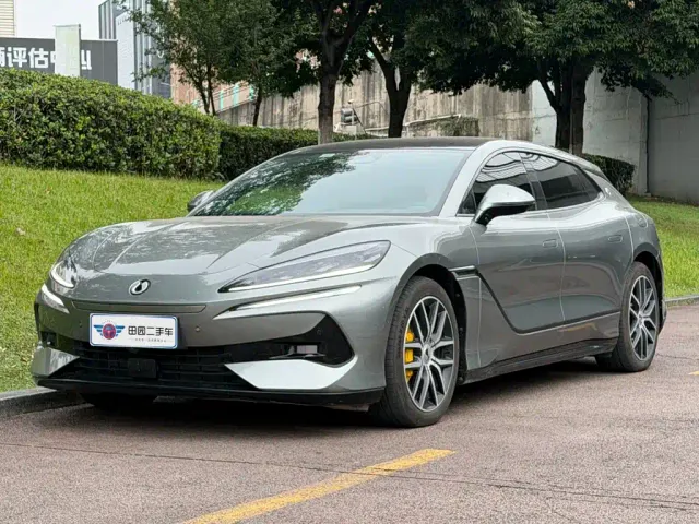 Фотография автомобиля — Denza Z9GT