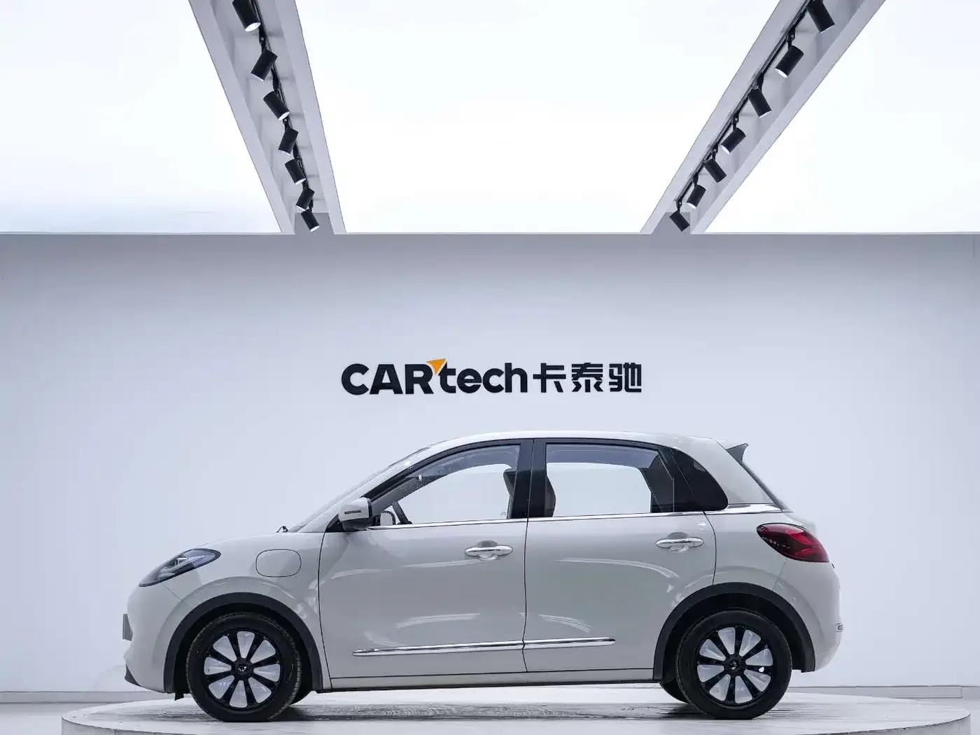 Wuling Motors Wuling Bingo 2023 333km Joyful Version — Фото автомобиля 2