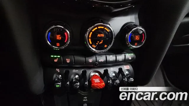 Mini Cooper — Фото автомобиля 28