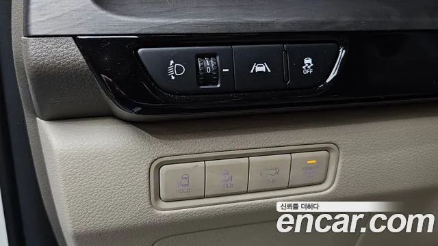 Kia Carnival Generation 4 — Фото автомобиля 19