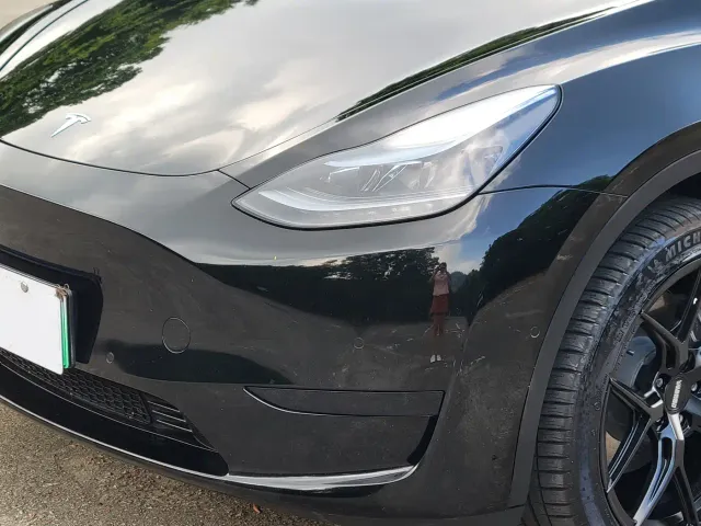 Tesla Model Y — Фото автомобиля 4