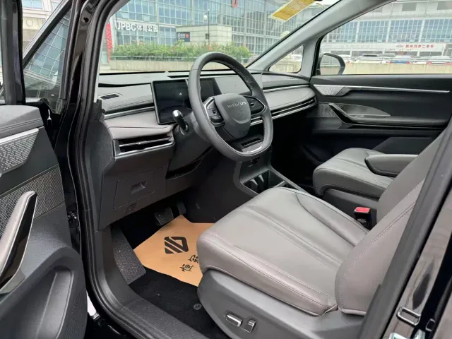 Maxus Dajia 7 — Фото автомобиля 12