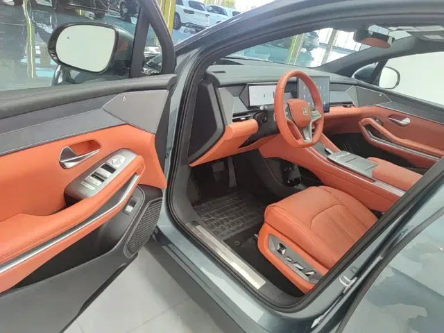 BYD Tang L — Фото автомобиля 15