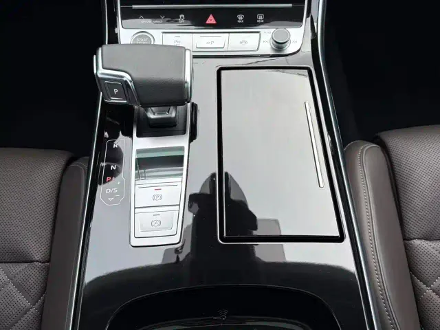 Audi A8 — Фото автомобиля 10
