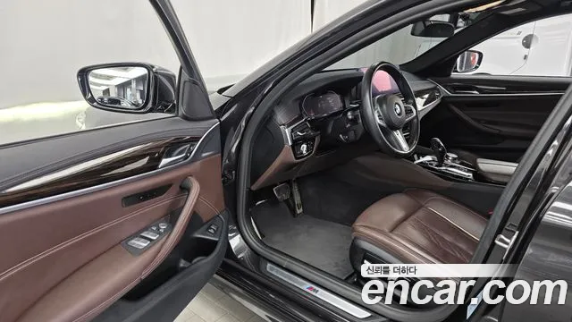 BMW 5 Series G30 — Фото автомобиля 15