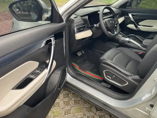 Geely Boyue — Фото автомобиля 10