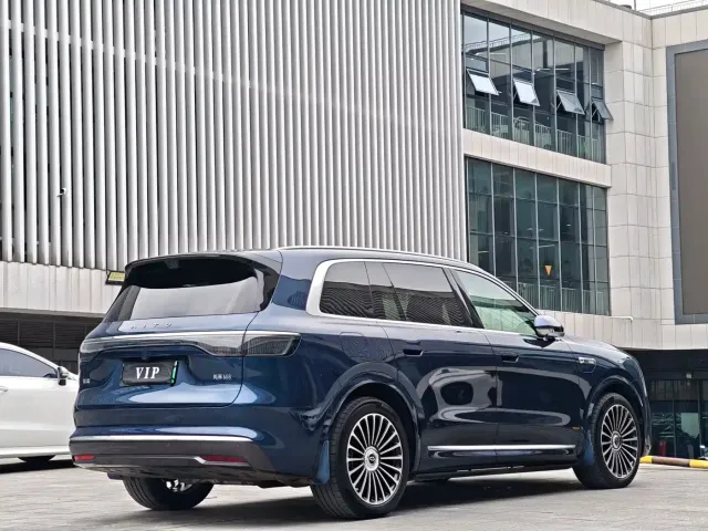 Aito M8 — Фото автомобиля 20