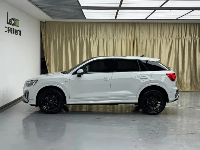 Audi Q2L — Фото автомобиля 7