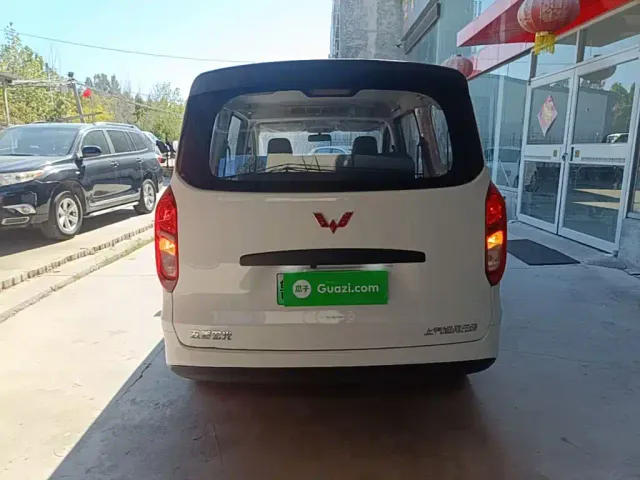 Wuling Hongguang — Фото автомобиля 5
