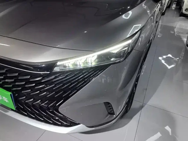 Roewe RX5 — Фото автомобиля 23