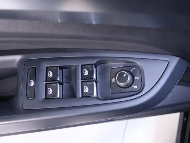 Volkswagen Passat — Фото автомобиля 17