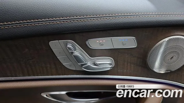 Mercedes-Benz E-Class — Фото автомобиля 17