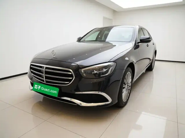 Фотография автомобиля — Mercedes-Benz E-Class