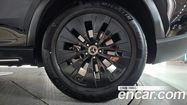 Mercedes-Benz GLE-Class — Фото автомобиля 20