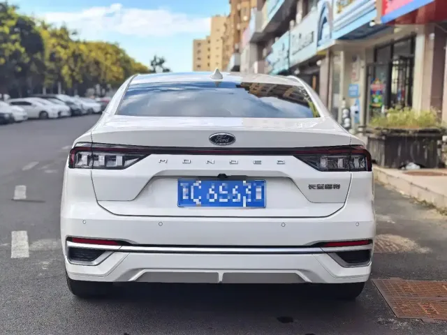 Ford Mondeo — Фото автомобиля 9