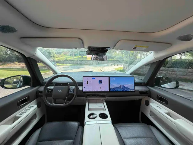 Li Auto MEGA — Фото автомобиля 6