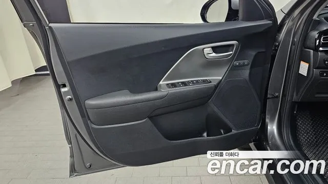 Kia Niro — Фото автомобиля 12
