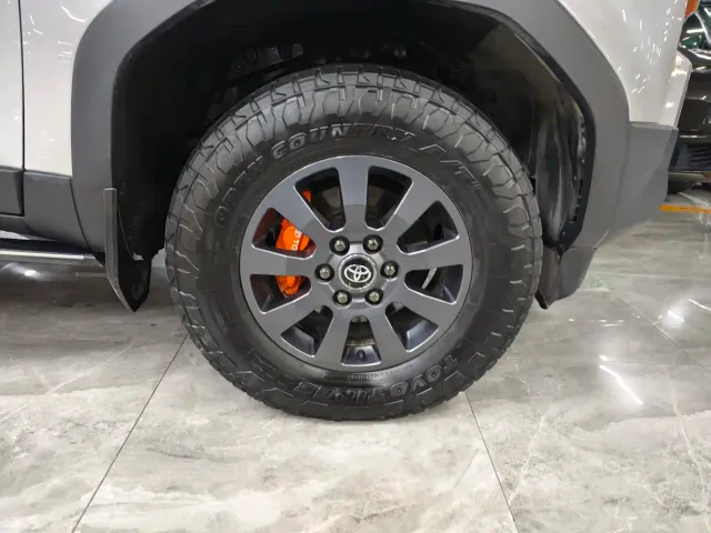 Toyota Prado — Фото автомобиля 16