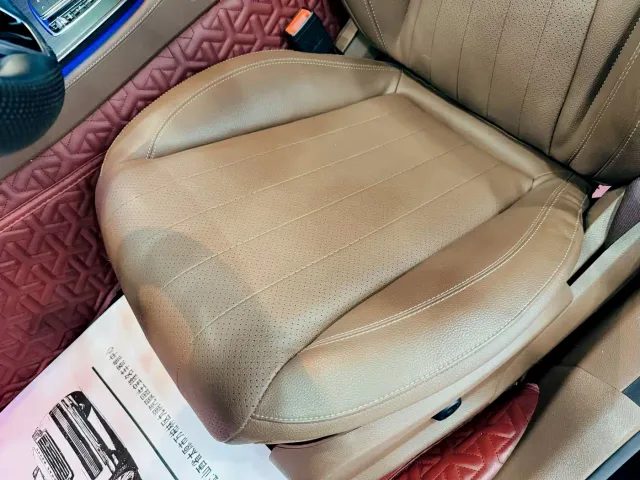 Mercedes-Benz E-Class — Фото автомобиля 12