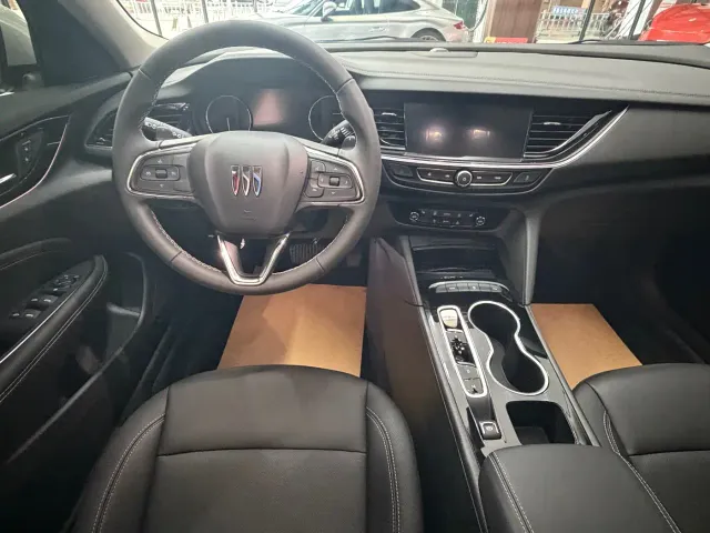 Buick Regal — Фото автомобиля 15