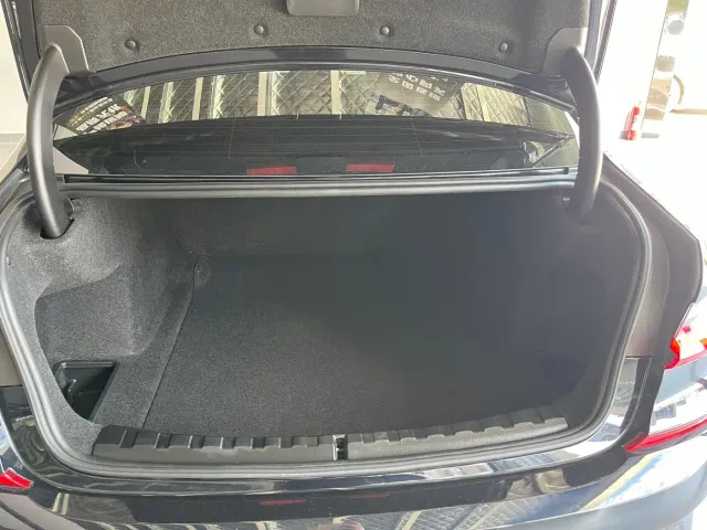 BMW 3 Series — Фото автомобиля 19