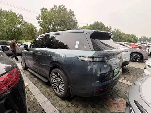 Lynk & Co 900 — Фото автомобиля 5