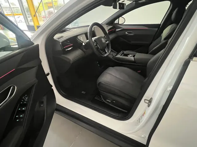 BYD Qin L — Фото автомобиля 4